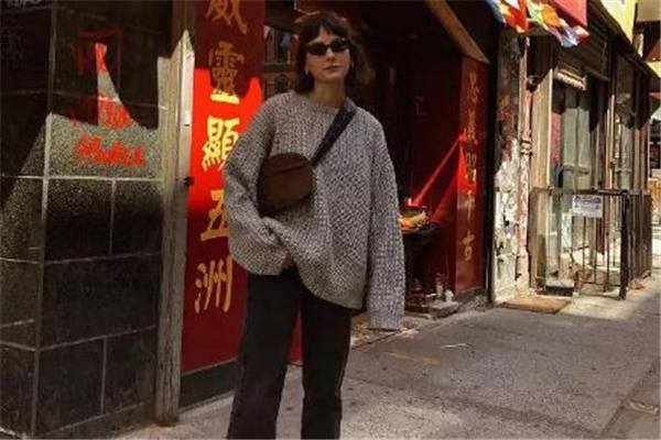 毛呢背心裙搭配大衣,披肩毛衣搭配什么衣服