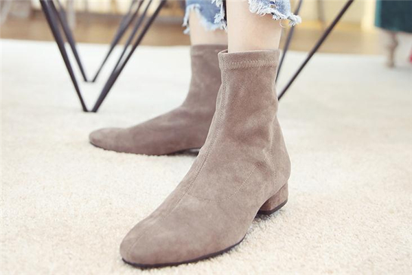 靴子穿着脚臭怎么办,穿靴子脚太臭怎么办 靴子穿着脚臭怎么办,穿靴子脚太臭怎么办