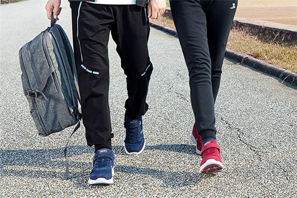 健步鞋是什么意思,健步鞋是不是足力健