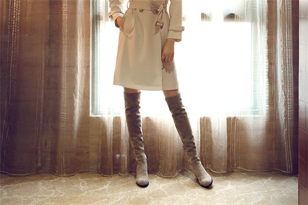 靴子要买大一码吗,靴子是买大一码还是小一码