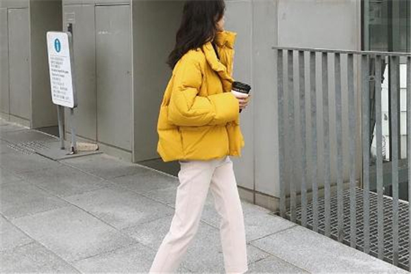 直筒裤搭配什么上衣好看,直筒裤配什么鞋子