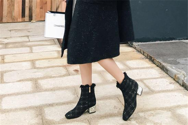 靴子能打鞋油吗,鞋油有用吗