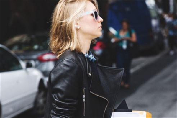 皮夹克发白怎么办,皮夹克发白怎么处理 皮夹克发白怎么办,皮夹克发白怎么处理