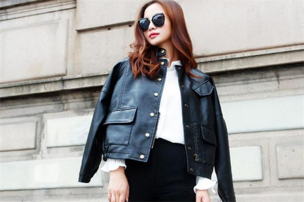 怎样给皮夹克上油,皮夹克弄上油怎么清洗