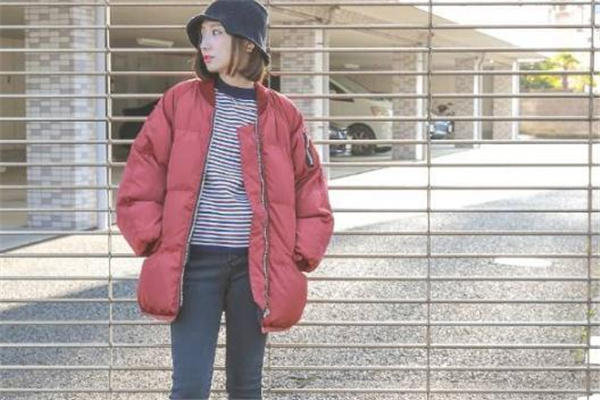 棉服和羽绒服哪个好,羽绒服好还是羽绒棉好