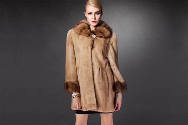 新买的貂皮大衣掉毛正常吗,貂皮大衣掉毛正常吗 怎么处理