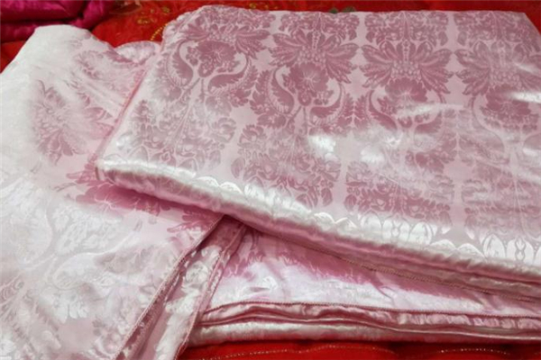 真丝发黄怎么办 一招轻松恢复,真丝发黄怎么办?