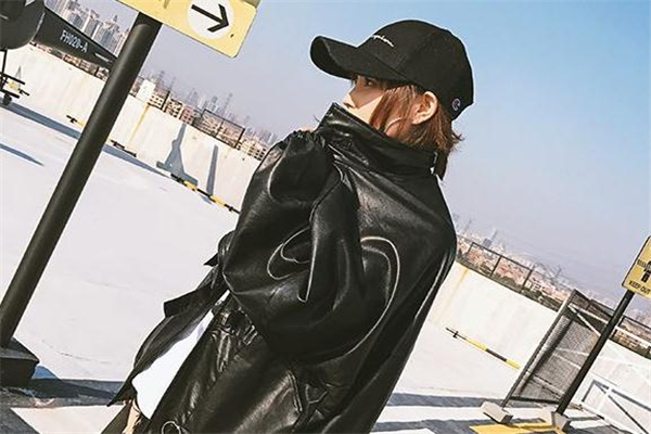 真皮皮衣可以水洗吗,真皮皮衣可以水洗吗还是只可以干洗