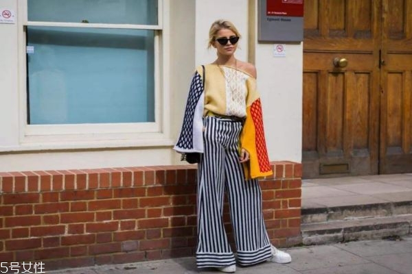 阔腿裤搭配什么毛衣,毛阔腿裤怎么搭配衣服