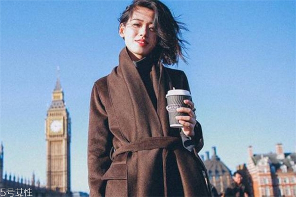 咖啡色衣服适合什么肤色的人,咖啡色衣服适合什么肤色?