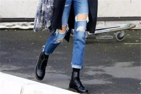 短靴搭配牛仔裤,短靴搭配牛仔裤图片