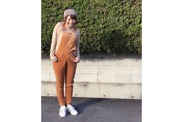 灯芯绒背带裤的搭配,灯芯绒裤配什么外套