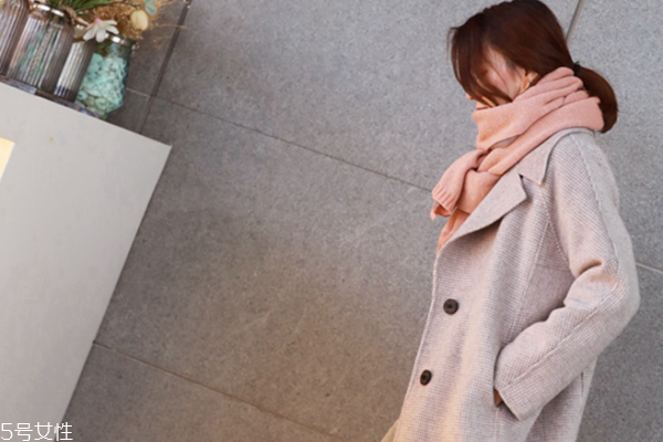 毛呢大衣可以暴晒吗,毛呢大衣可以在太阳下暴晒吗