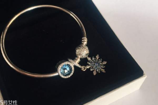 潘多拉雪花寓意是什么,雪花吊坠的寓意和象征