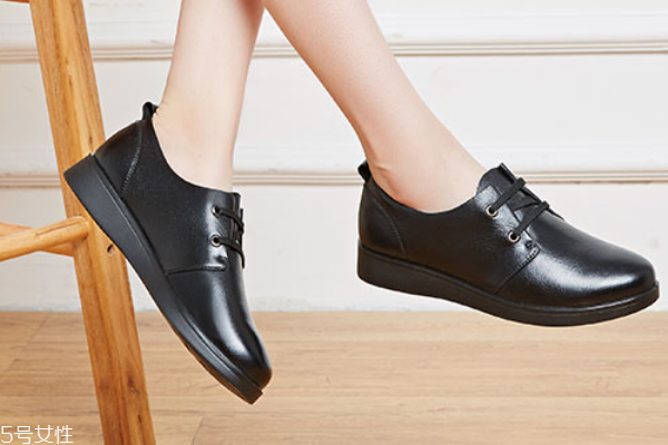 皮鞋为什么会磨脚后跟,皮鞋为什么会磨脚 皮鞋为什么会磨脚后跟,皮鞋为什么会磨脚