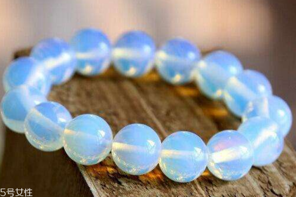 蛋白石的功效和作用佩戴禁忌,灵摆蛋白石的功效和作用