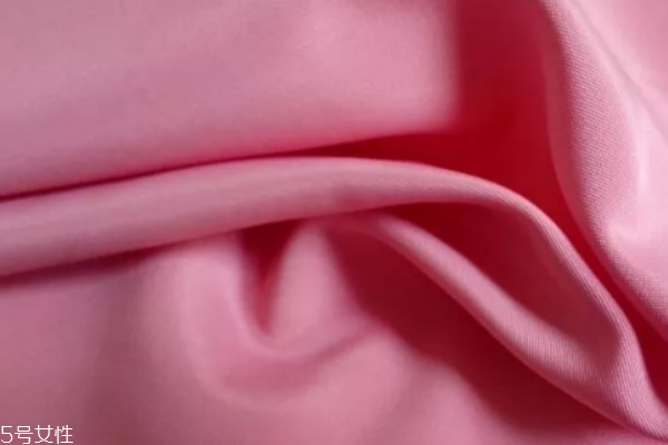 醋酯纤维和聚酯纤维哪个好,醋纤和聚酯纤维哪个好 两种面料各有特色 醋酯纤维和聚酯纤维哪个好,醋纤和聚酯纤维哪个好 两种面料各有特色