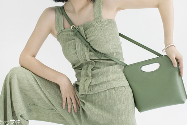 皮包拉链不顺滑怎么办,包拉链不顺滑怎么办