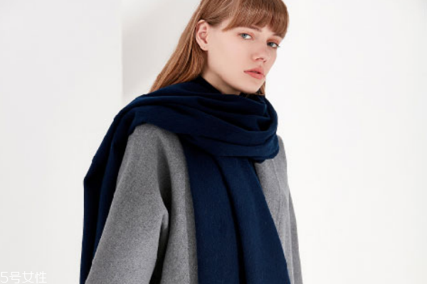 男士羊绒围巾什么牌子的好,羊绒围巾最好的是什么品牌? 男士羊绒围巾什么牌子的好,羊绒围巾最好的是什么品牌?