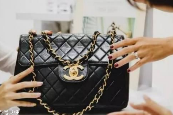 皮包可以水洗吗,水洗皮包包耐用吗