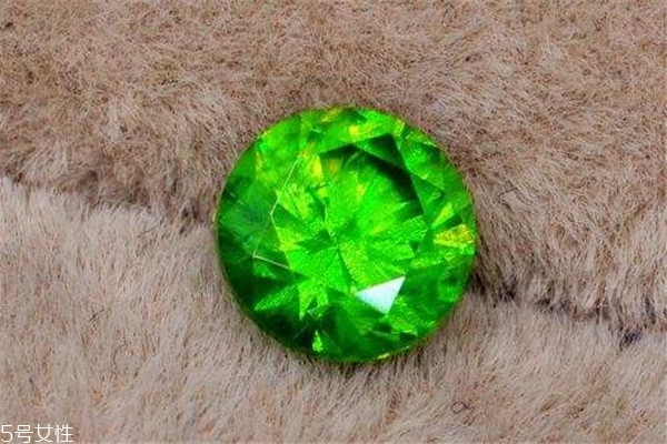 1克拉翠榴石价格,石榴石多少钱一克拉