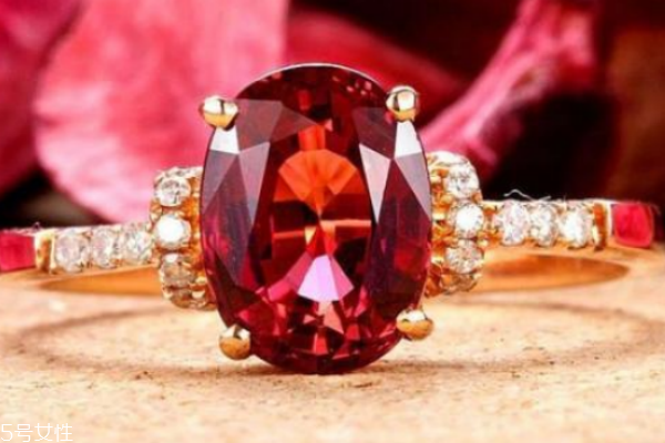 红碧玺多少钱一克拉,红色碧玺的价钱