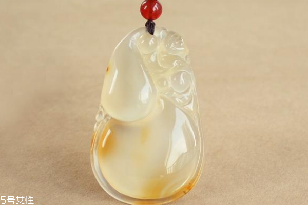 冰彩玉髓的功效和作用,冰彩玉髓是什么玉 冰彩玉髓的功效和作用,冰彩玉髓是什么玉