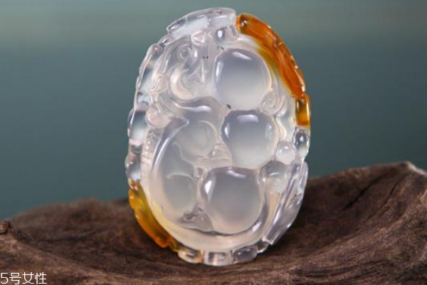 冰彩玉髓100克大约值多少钱,冰彩玉髓多少钱一克 冰彩玉髓100克大约值多少钱,冰彩玉髓多少钱一克