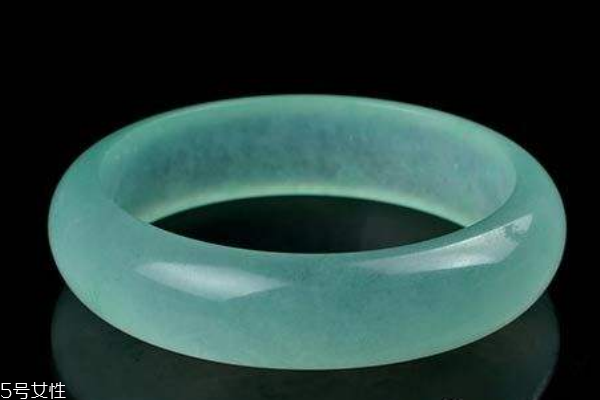 巴山玉和翡翠的区别,巴山翠和翡翠的区别