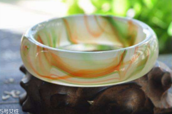 七彩玉是天然的吗,什么是七彩玉