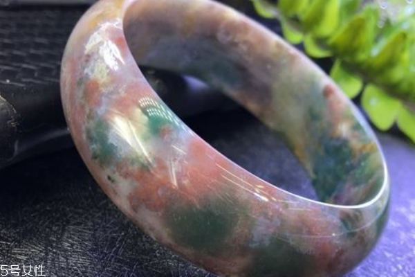 七彩玉是什么玉,新疆彩玉的功效