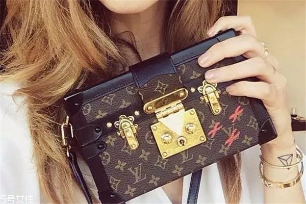 lv盒子包怎么打开,lv的包包怎么打开