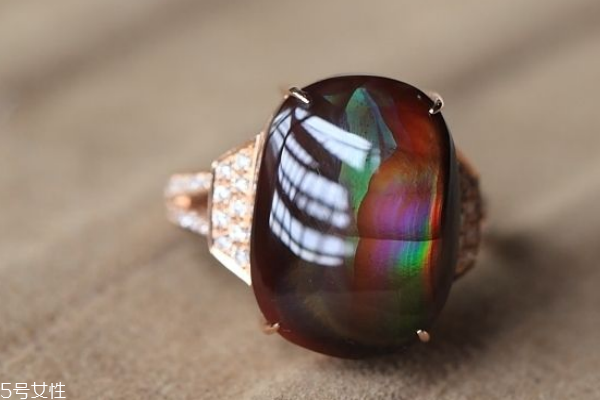 火焰玛瑙功效和作用,玛瑙什么功效