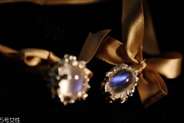 月光石怎么消磁净化,月光石怎么消磁