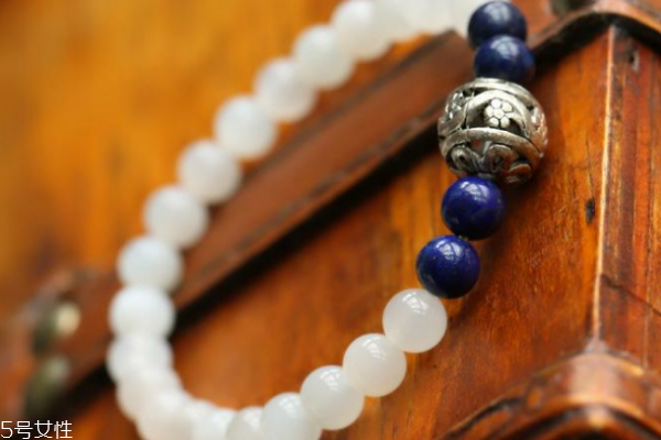 月光石不适合什么人戴,月光石佩戴 月光石不适合什么人戴,月光石佩戴