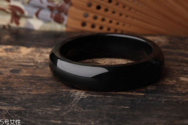 墨玉好坏怎么鉴别方法,墨玉手镯怎么鉴别真假