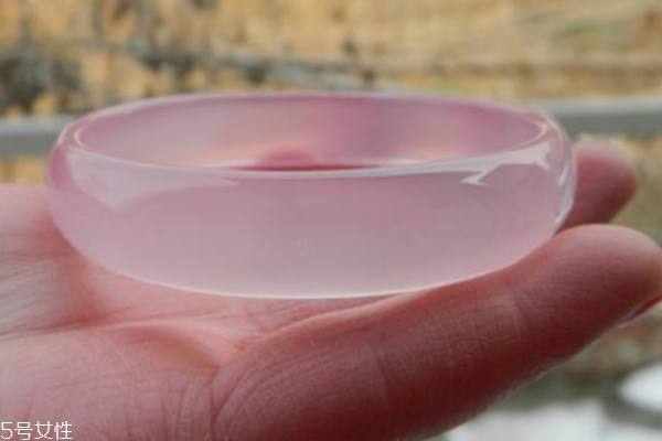 芙蓉玉手镯真假鉴别,芙蓉手镯怎么判断是真的 芙蓉玉手镯真假鉴别,芙蓉手镯怎么判断是真的