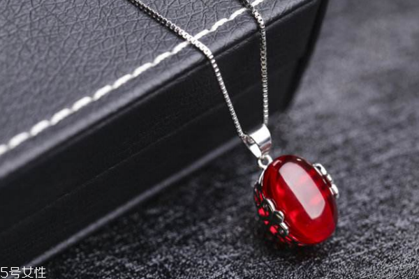 红宝石项链多少钱,红宝石项链多少钱一条