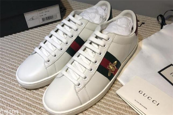 gucci小蜜蜂小白鞋真假辨别,小蜜蜂鞋子gucci 真假