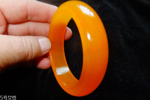 新疆金丝玉到底值钱吗,新疆金丝玉是什么玉值钱吗 新疆金丝玉到底值钱吗,新疆金丝玉是什么玉值钱吗