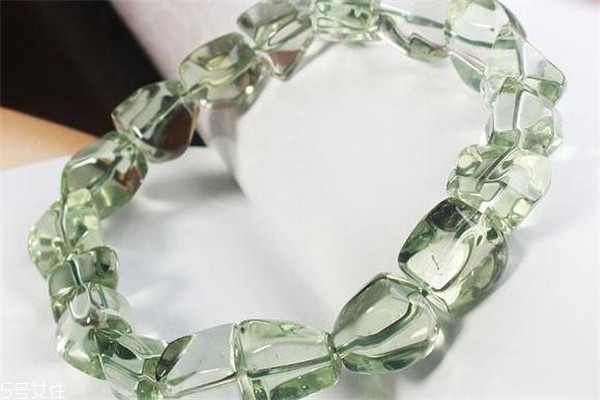 绿水晶的鉴别真假图片,绿水晶鉴别