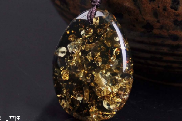 绿珀的功效和作用禁忌,绿珀的功效和作用是什么 绿珀的功效和作用禁忌,绿珀的功效和作用是什么