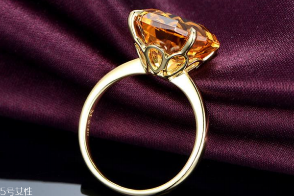 黄钻石1克拉多少钱,1克拉的黄钻大约多少钱