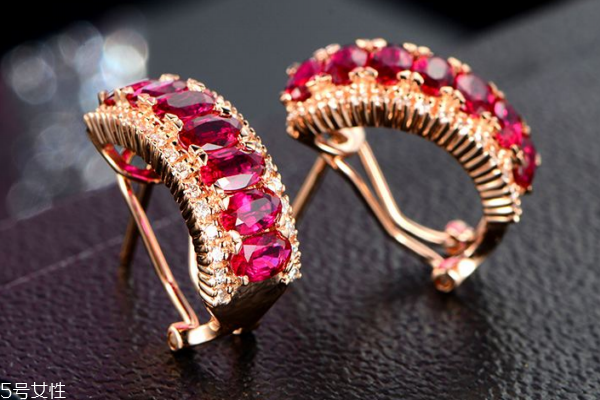 鸽血红宝石多少钱一克拉,鸽血红宝石价格