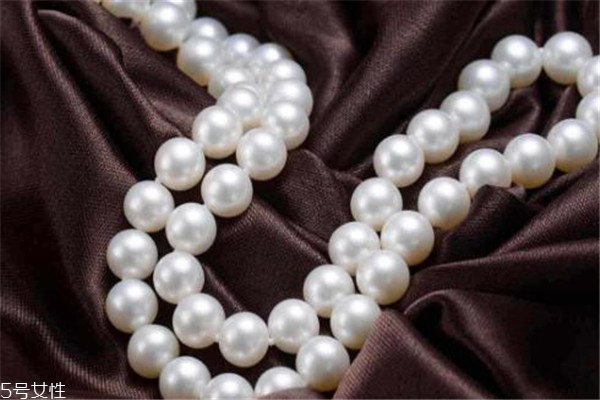 淡水珍珠什么颜色最好,淡水珍珠的形状