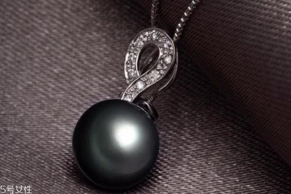 大溪地珍珠和南洋珍珠有什么区别,大溪地珍珠好还是南洋珍珠好