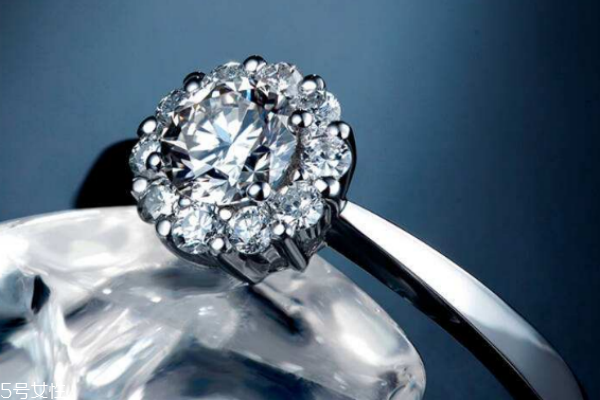2.5克拉钻戒大概多少钱,1.25克拉钻戒多少钱 2.5克拉钻戒大概多少钱,1.25克拉钻戒多少钱