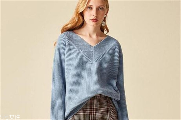 v领宽松毛衣搭配图,女式毛衣领子图片大全