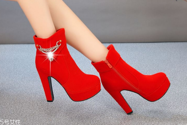 冬天结婚穿什么鞋子最合适,冬季结婚穿什么鞋子
