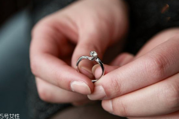 私人订制戒指多少钱,定制戒指一生一次大概多少钱